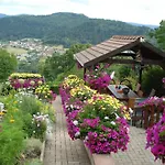 Fleuri Mit Einer Herrlichen Aussicht By Interhome Dom wakacyjny *