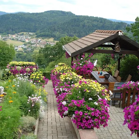 Fleuri Mit Einer Herrlichen Aussicht By Interhome بيت للعطل *